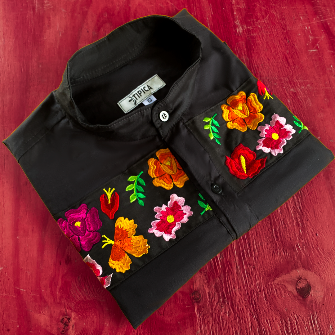 Flores manga corta - Camisa de caballero con bordados mexicanos