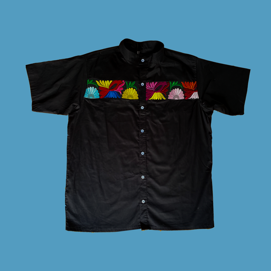 Alebrije Manga Corta -Camisa de caballero con bordados de colores